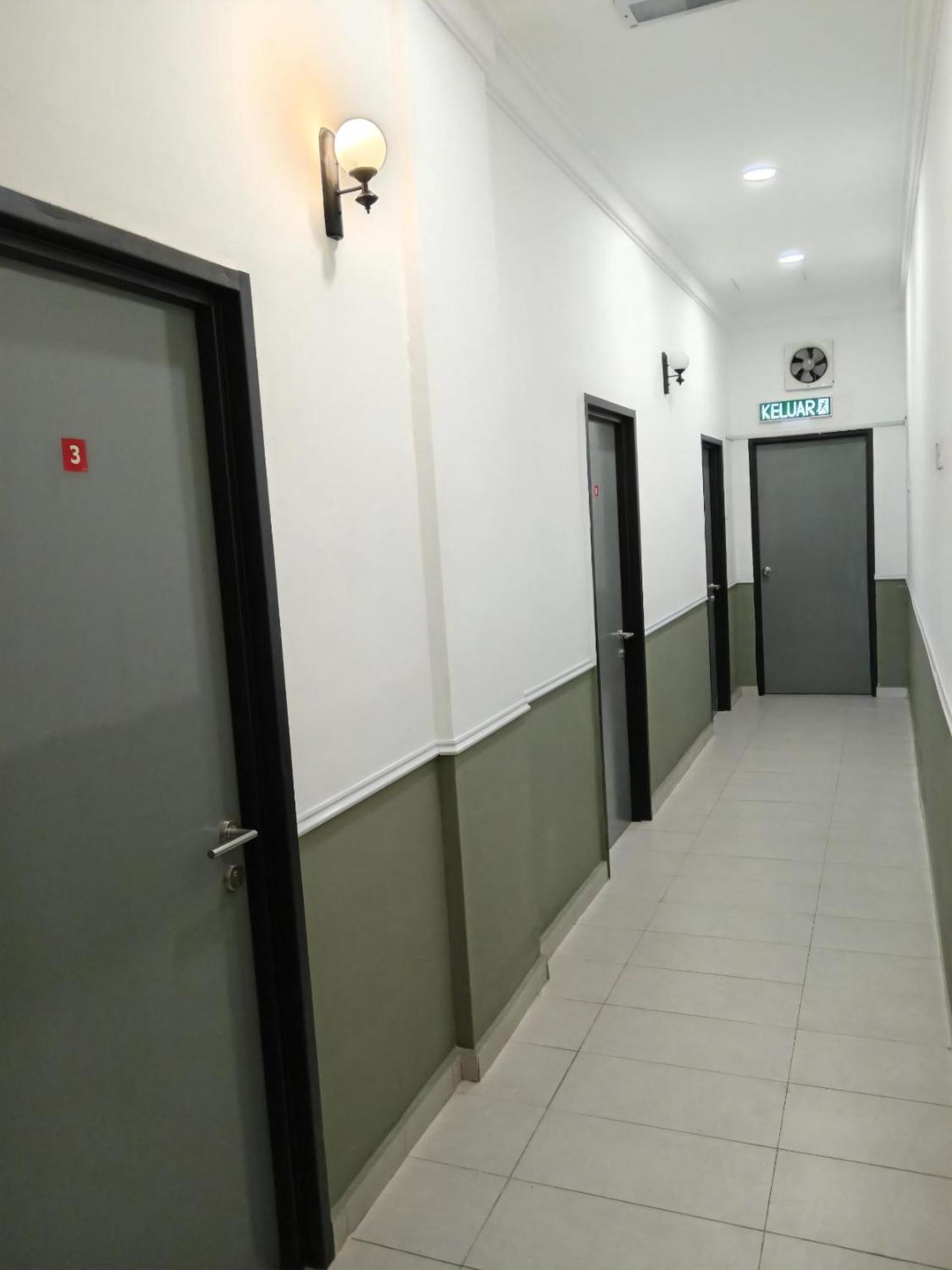 Hotel Seri Intan Тампин Экстерьер фото